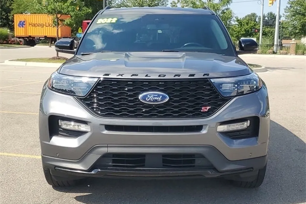 2022 Ford Explorer ST photo 1