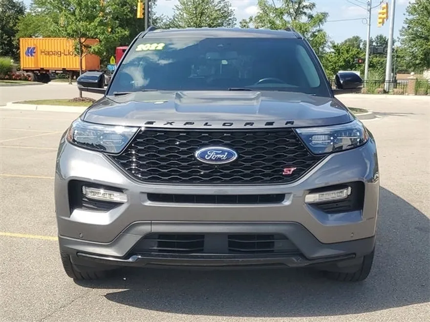 2022 Ford Explorer ST photo 1