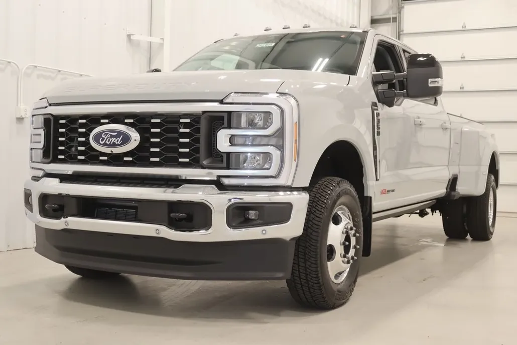 2025 Ford F-350 photo 1