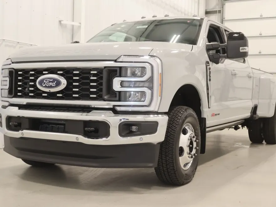 2025 Ford F-350 photo 1