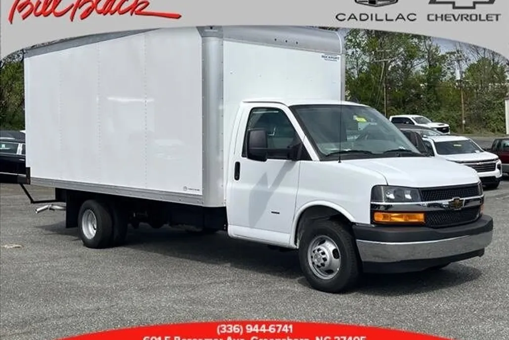 2025 Chevrolet Express Cutaway 3500 photo 1