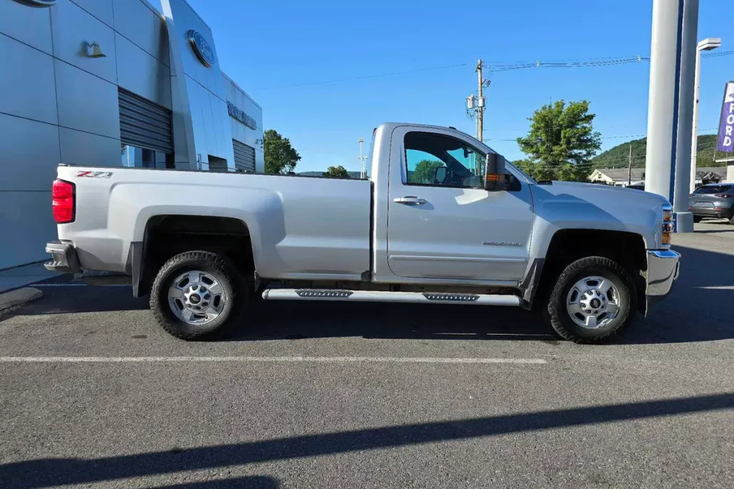 2016 Chevrolet Silverado 2500HD LT photo 1