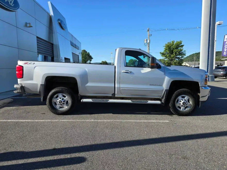 2016 Chevrolet Silverado 2500HD LT photo 1