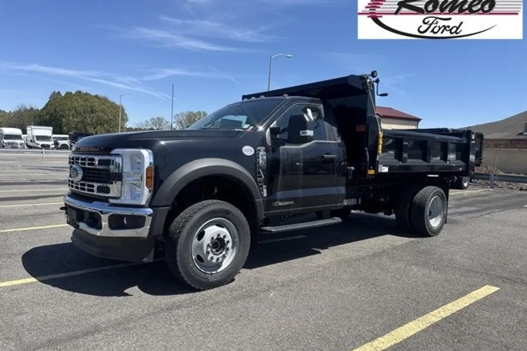 2024 Ford F-600 photo 1