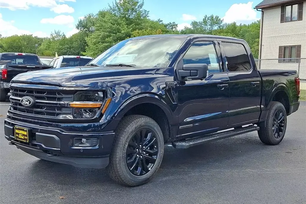 2025 Ford F-150 XLT photo 1