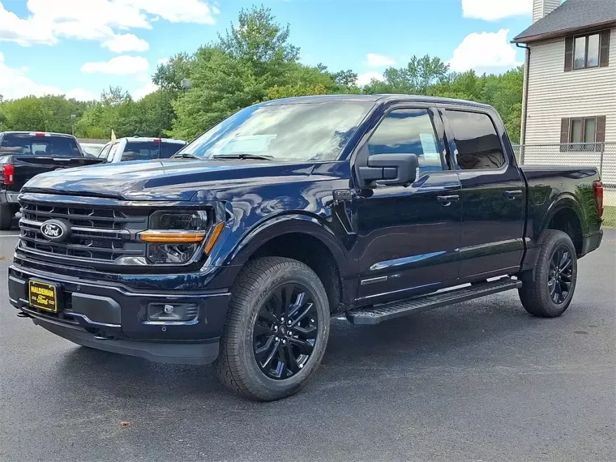 2025 Ford F-150 XLT photo 1
