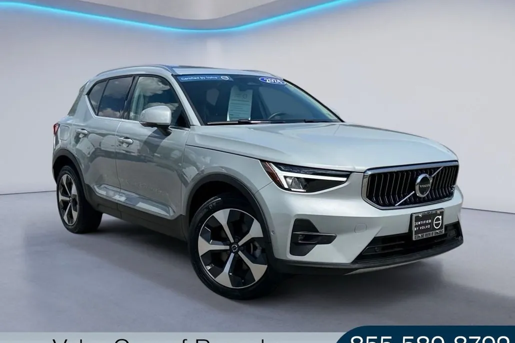 2024 Volvo XC40 Plus photo 1