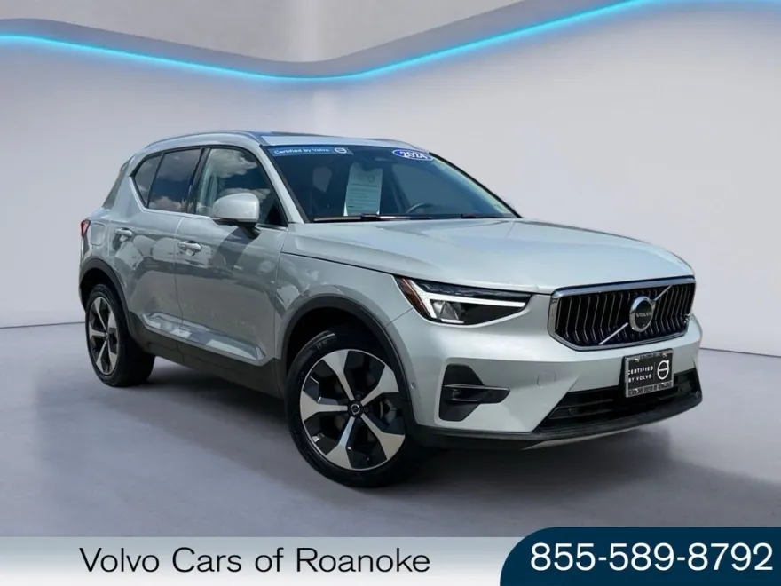 2024 Volvo XC40 Plus photo 1