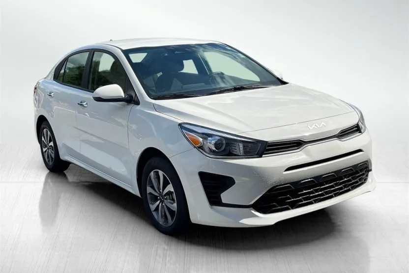 2022 Kia Rio S photo 1