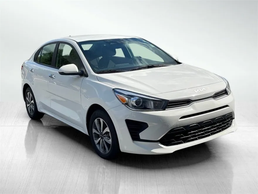 2022 Kia Rio S photo 1