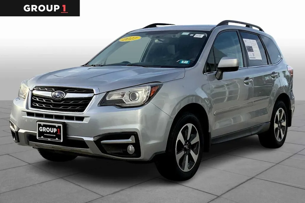 2017 Subaru Forester Limited 2.5i photo 1