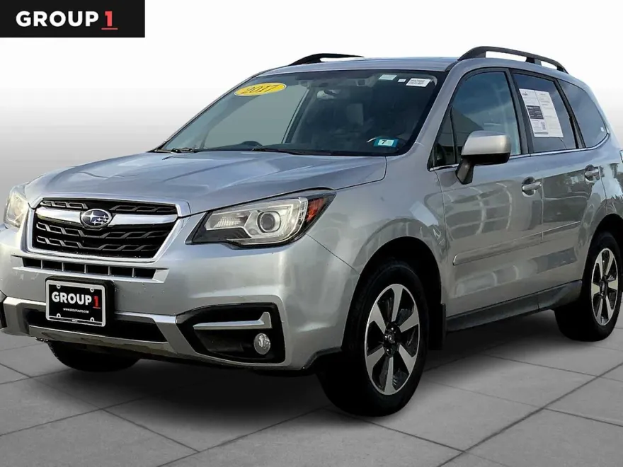 2017 Subaru Forester Limited 2.5i photo 1