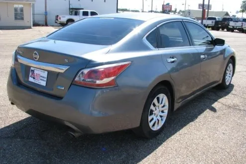 2014 Nissan Altima 2.5 photo 2