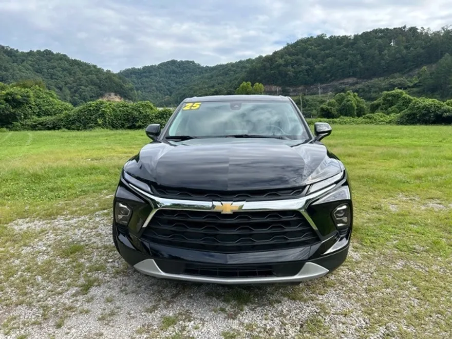2025 Chevrolet Blazer 2LT photo 1