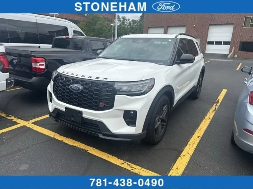 2025 Ford Explorer ST photo 1