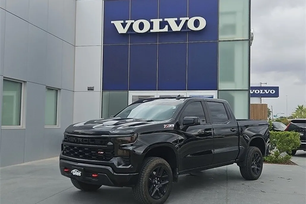 2025 Chevrolet Silverado 1500 Custom Trail Boss photo 1