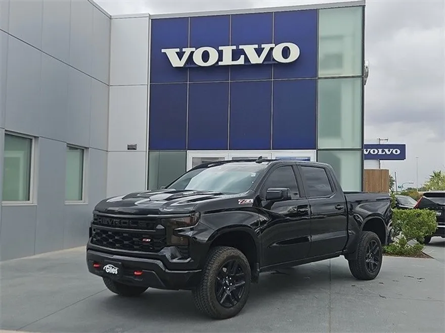 2025 Chevrolet Silverado 1500 Custom Trail Boss photo 1