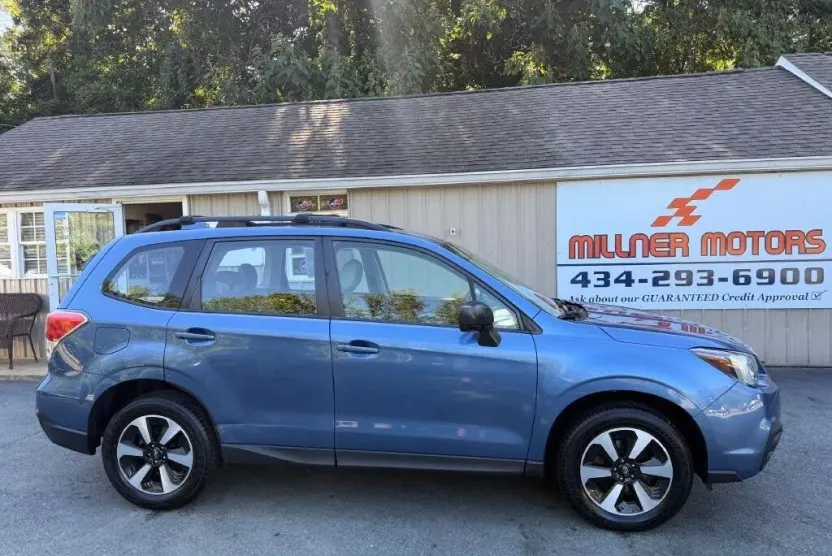2017 Subaru Forester 2.5i photo 1