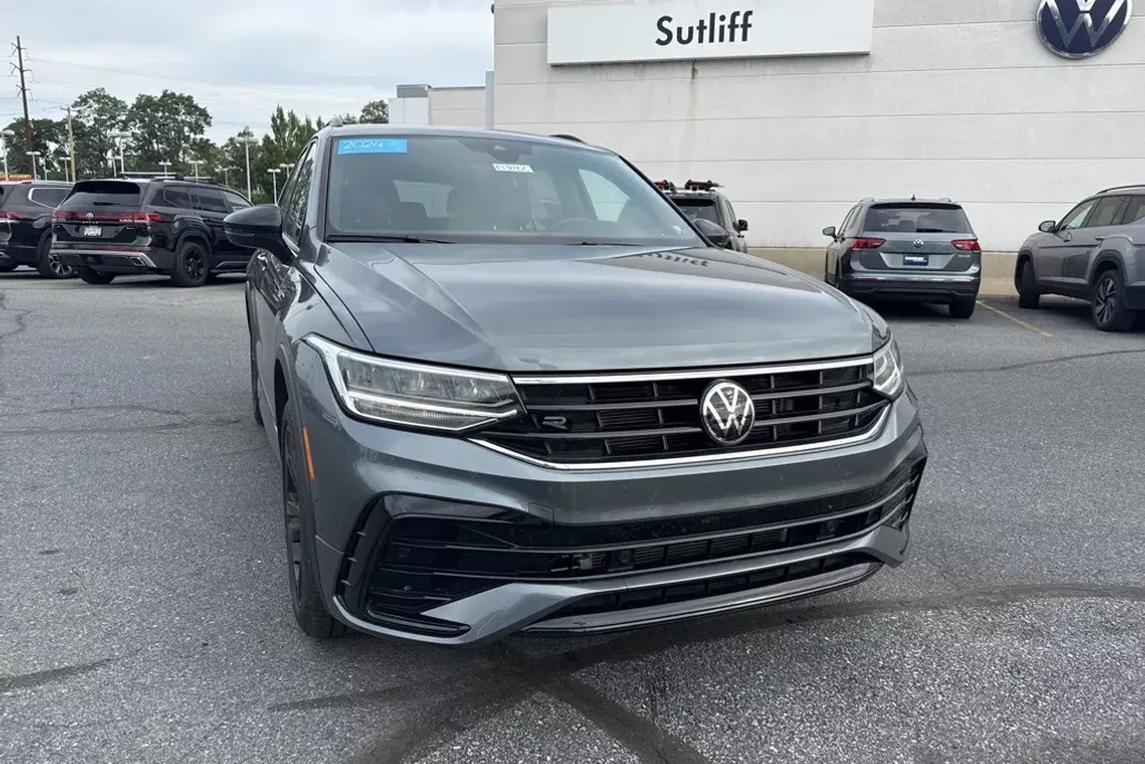 2024 Volkswagen Tiguan SE R-Line Black photo 1