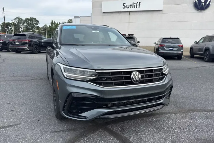 2024 Volkswagen Tiguan SE R-Line Black photo 1
