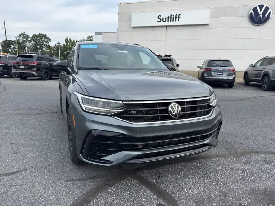 2024 Volkswagen Tiguan SE R-Line Black photo 1