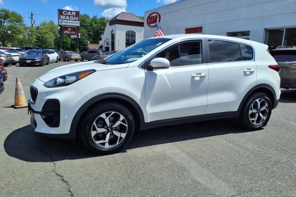 2022 Kia Sportage LX photo 1
