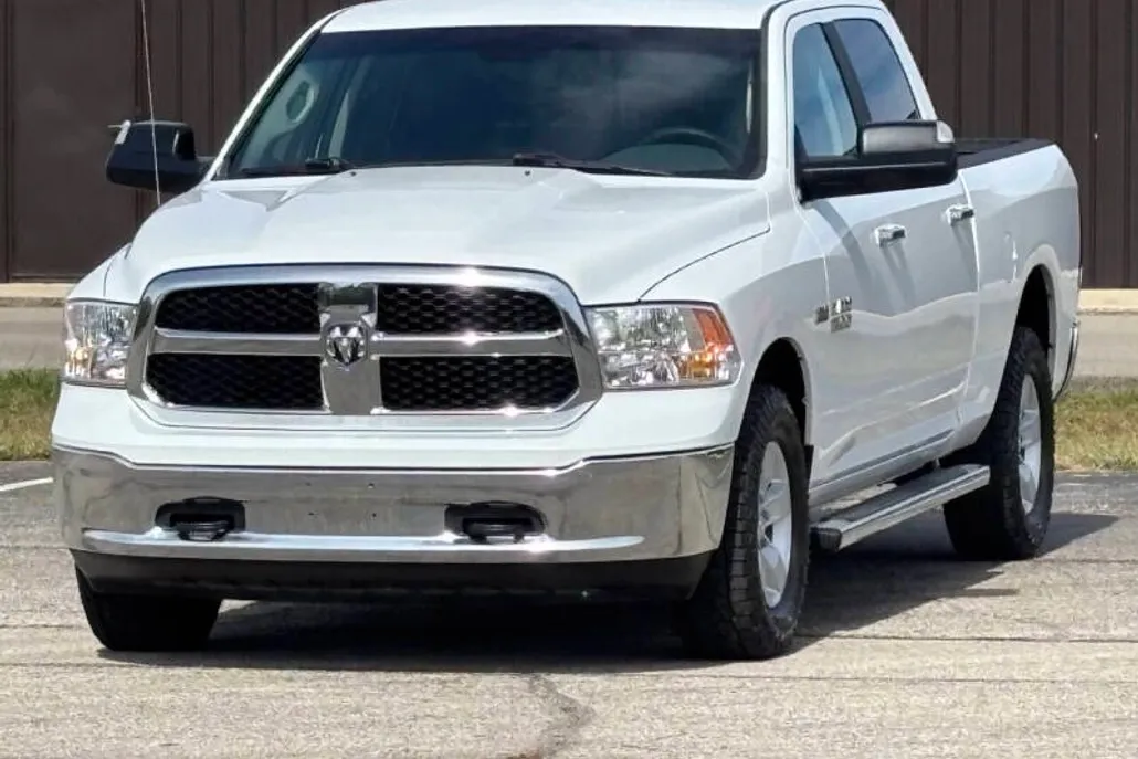 2017 Ram 1500 SLT photo 1