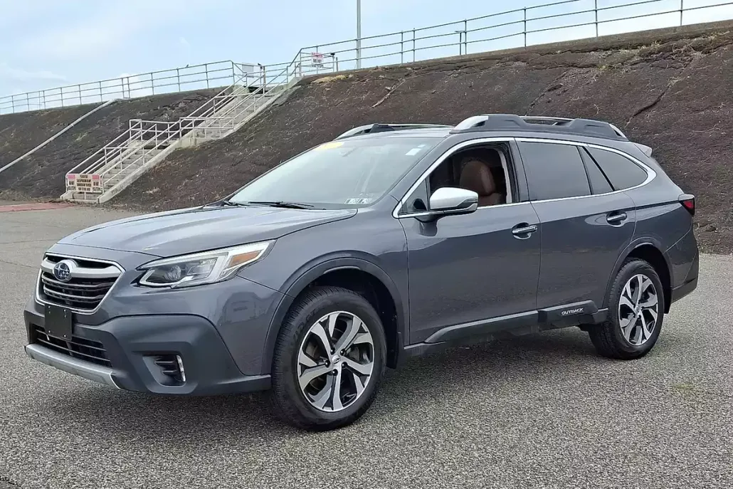 2021 Subaru Outback Touring XT photo 1