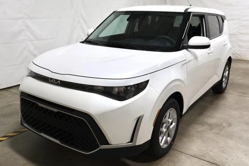 2025 Kia Soul S photo 1