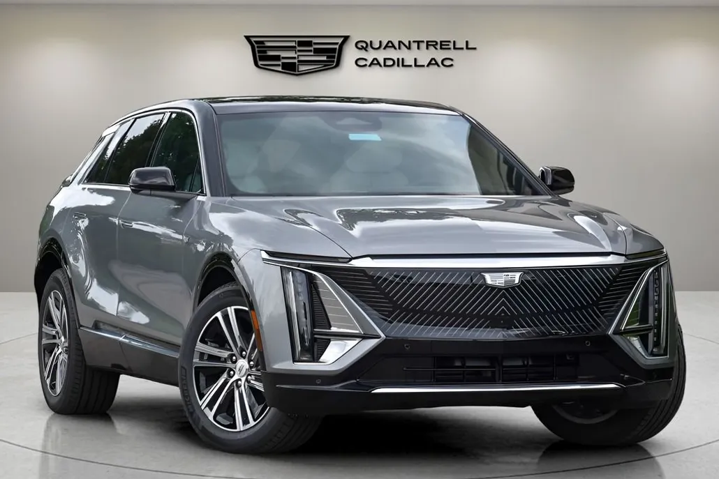 2025 Cadillac Lyriq Luxury photo 1