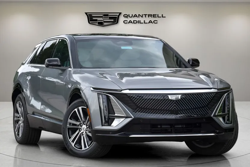 2025 Cadillac Lyriq Luxury photo 1