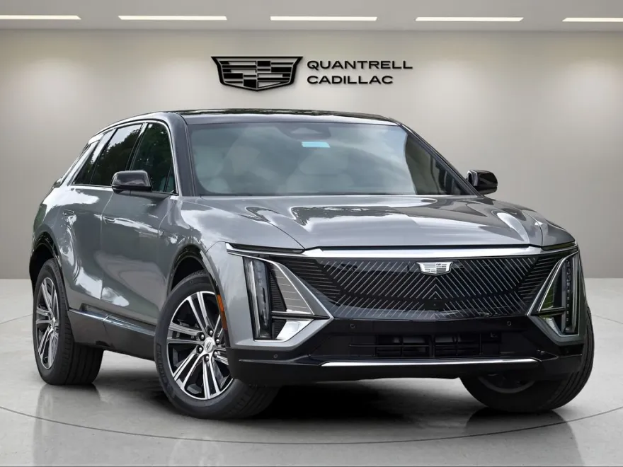 2025 Cadillac Lyriq Luxury photo 1
