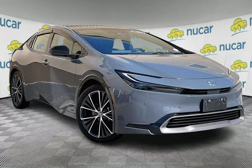 2023 Toyota Prius XLE photo 1