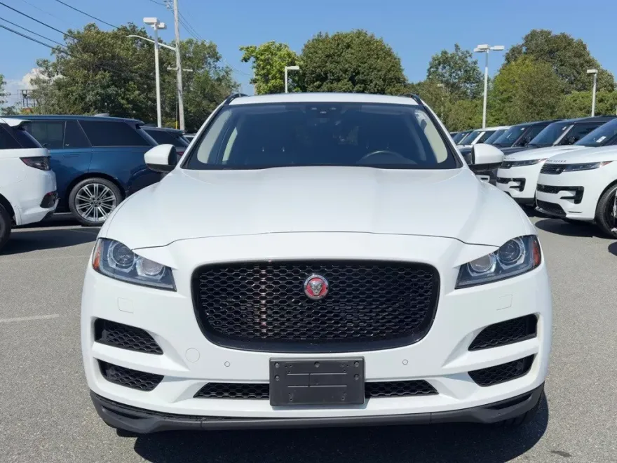 2020 Jaguar F-PACE Premium photo 1