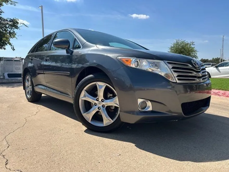 2010 Toyota Venza photo 1