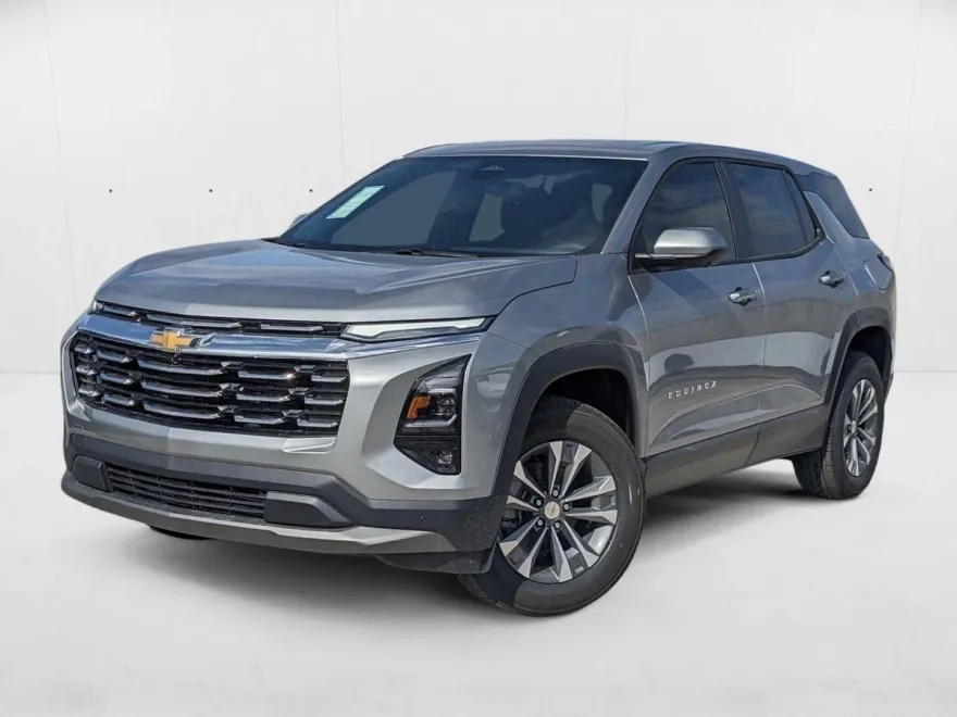 2025 Chevrolet Equinox LT photo 1