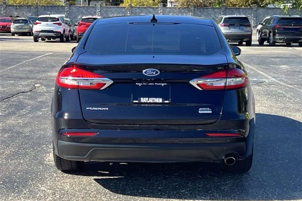 2020 Ford Fusion SEL photo 1
