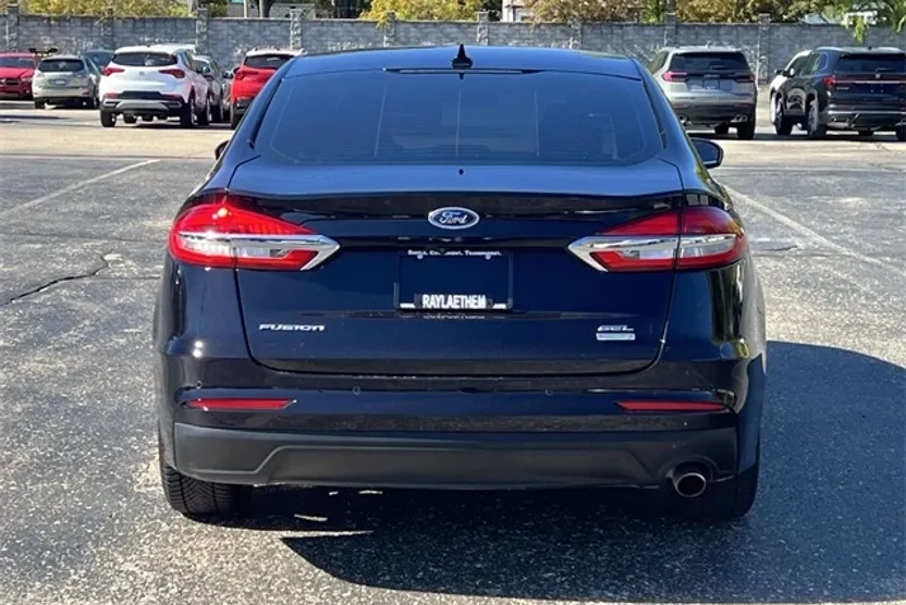2020 Ford Fusion SEL photo 1
