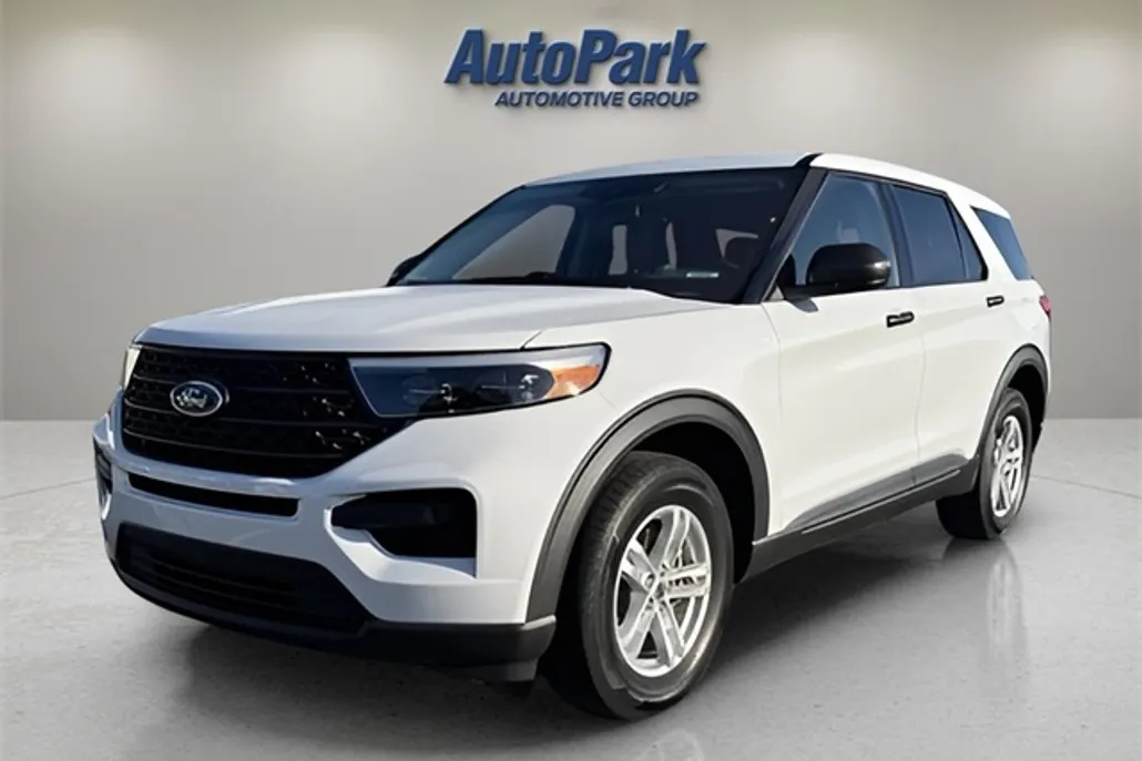 2023 Ford Explorer Base photo 1
