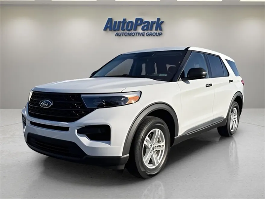 2023 Ford Explorer Base photo 1