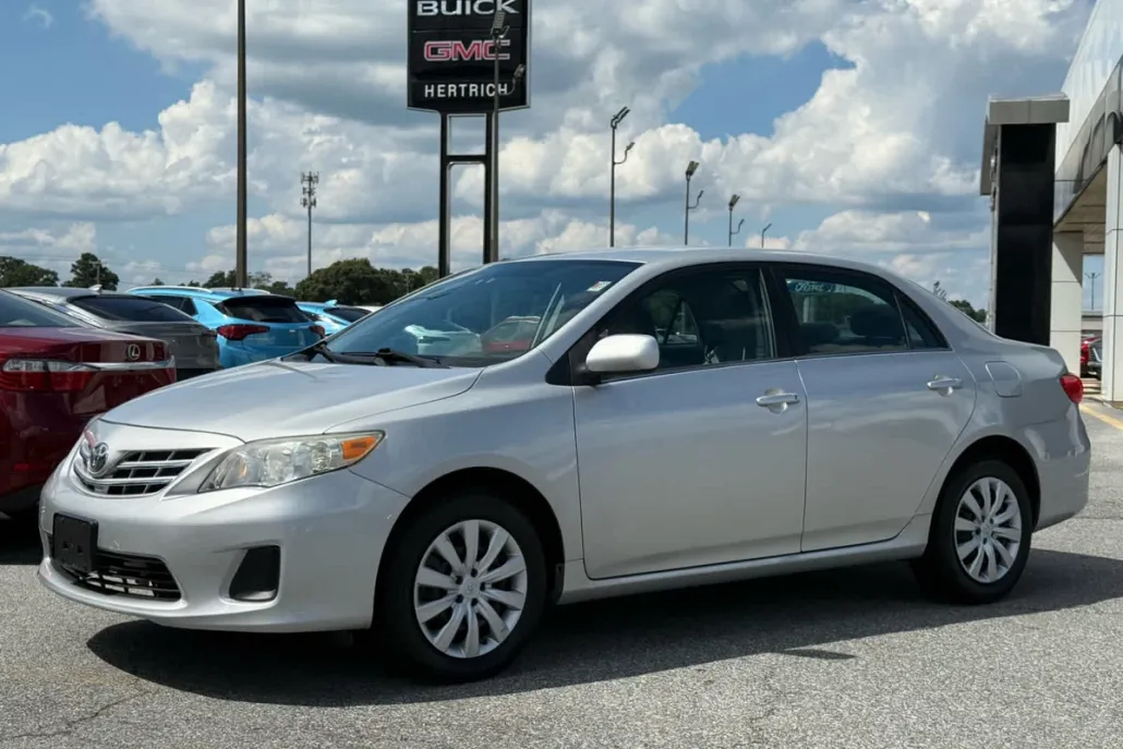 2013 Toyota Corolla L photo 1