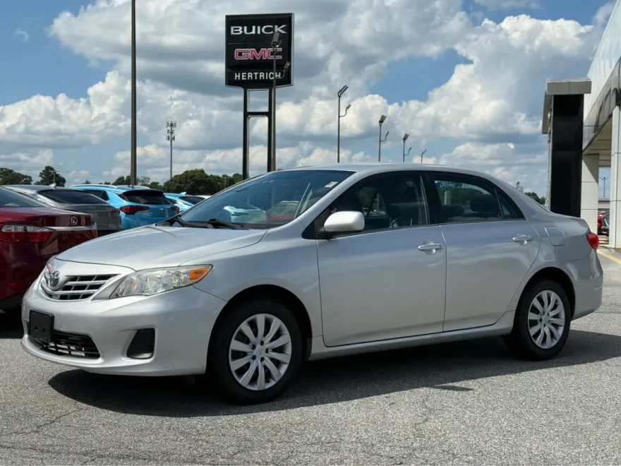 2013 Toyota Corolla L photo 1