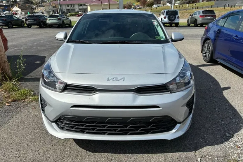 2023 Kia Rio LX photo 1