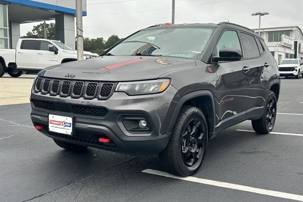 2023 Jeep Compass Trailhawk photo 1