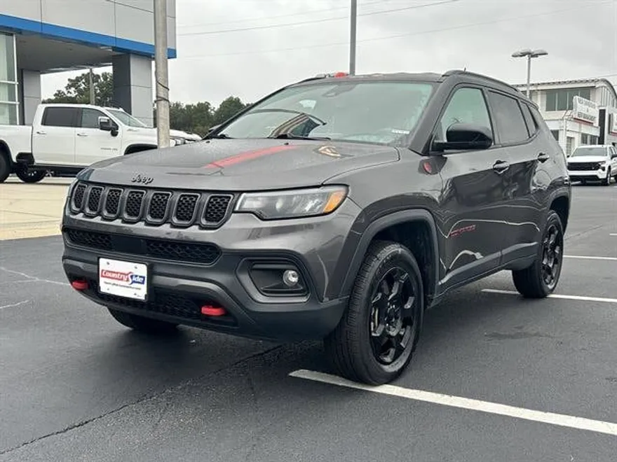 2023 Jeep Compass Trailhawk photo 1