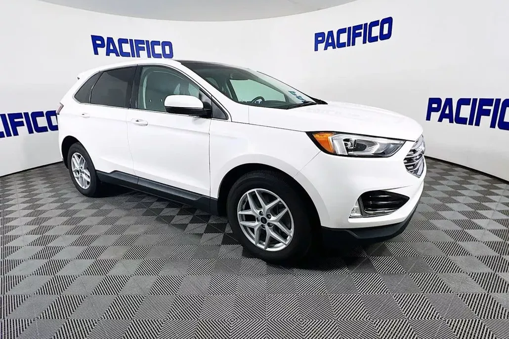 2021 Ford Edge SEL photo 1