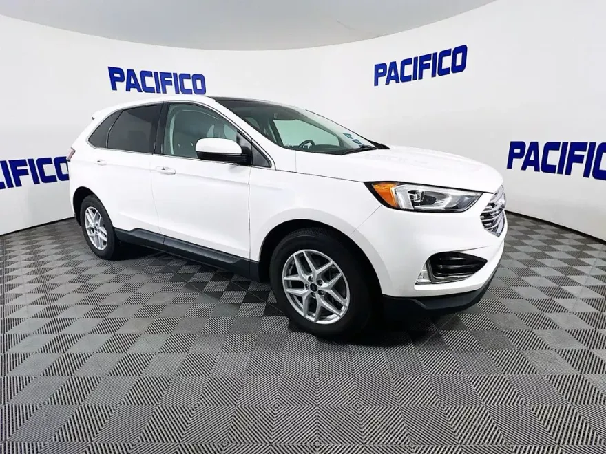 2021 Ford Edge SEL photo 1