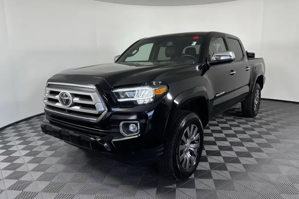 2022 Toyota Tacoma Limited V6 photo 1