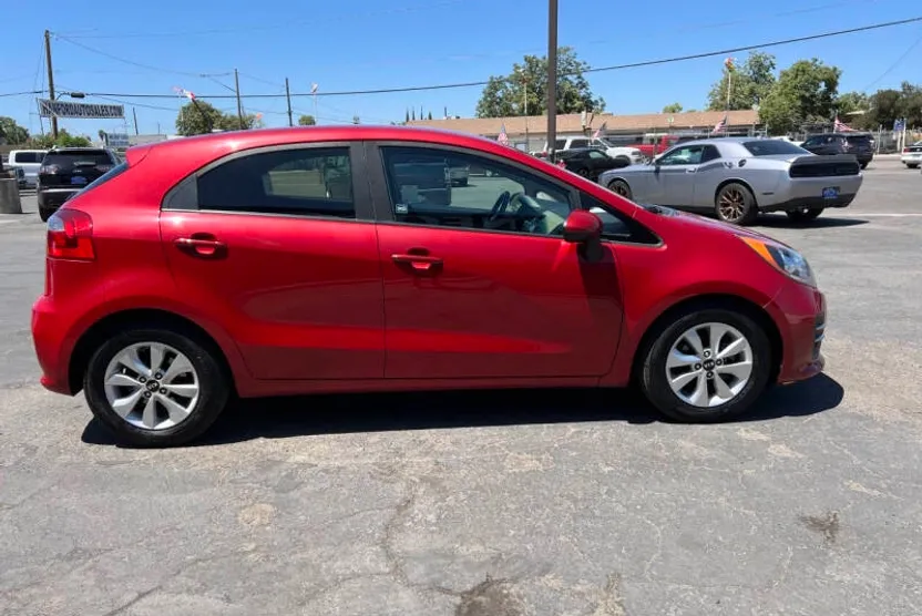 2017 Kia Rio SX photo 1