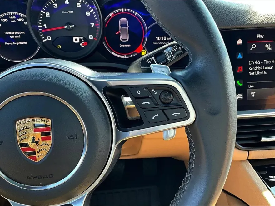 2023 Porsche Cayenne Platinum Edition photo 22